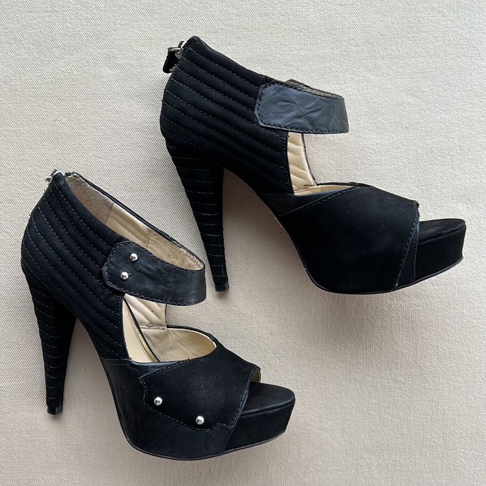 BE & D Trapunto Zip Open Toe Heels